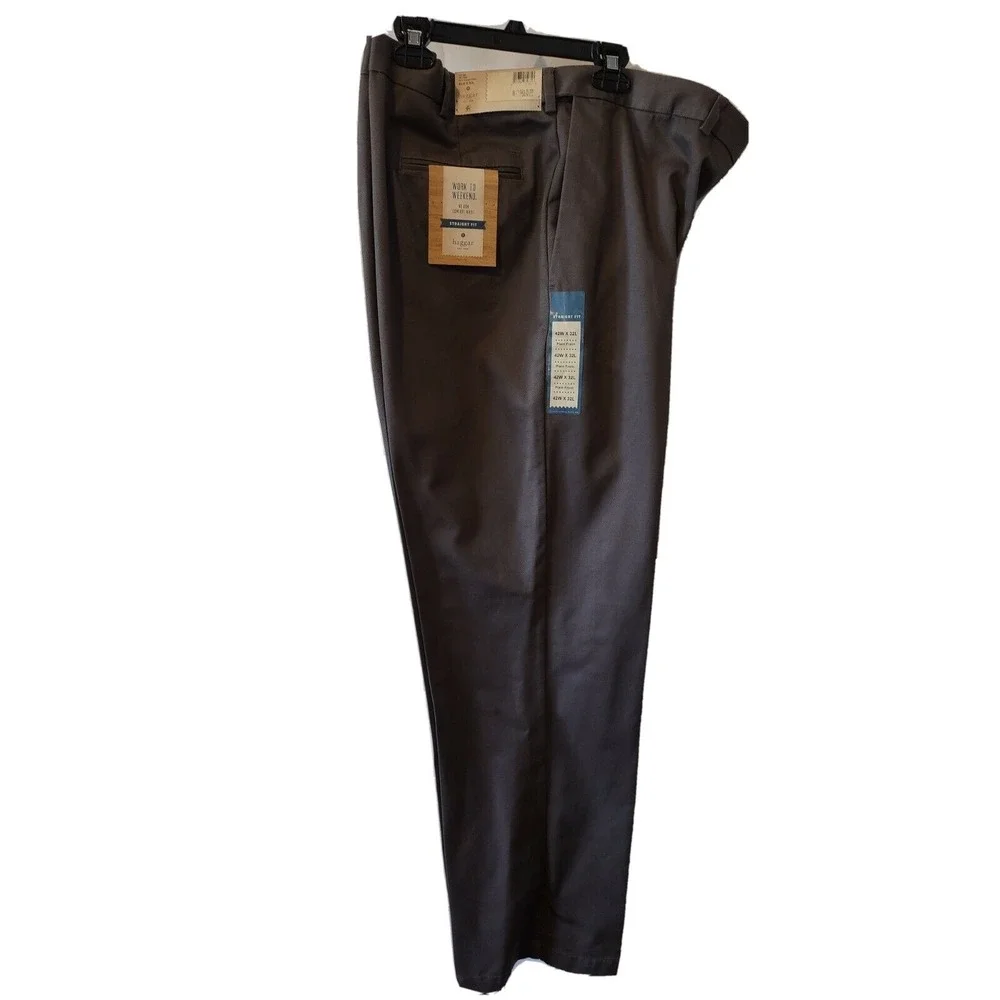 Haggar Khaki Pants Men's Straight Fit Size 42WX32L Comfort Waist Plain front New